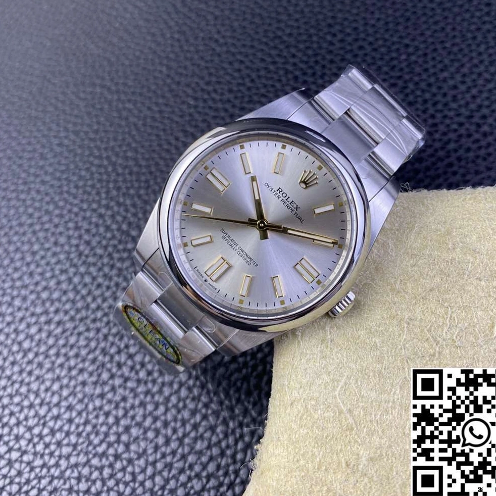 Rolex Clean Oyster Dial Factory Silver 41MM M124300-0001 Perpetual 0409